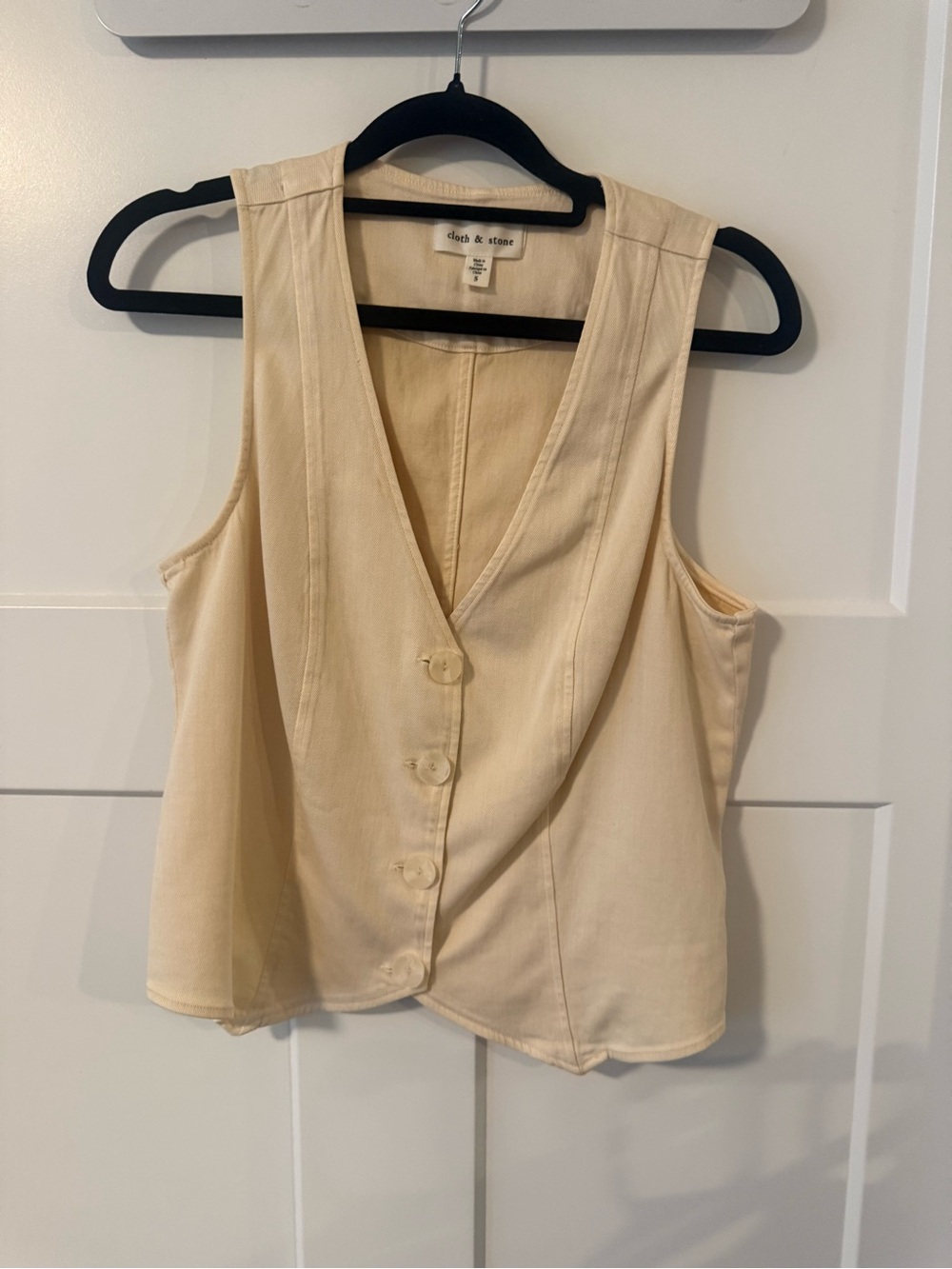 Cloth and stone Cream V-Neck Button Front Women's Top NWOT size small